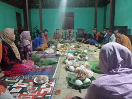 Masyarakat Kedungpoh Gelar Kirim Do'a Rasulan